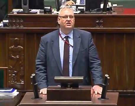 Bogdan Roman Święczkowski podczas pełnienia obowiązków zawodowych.